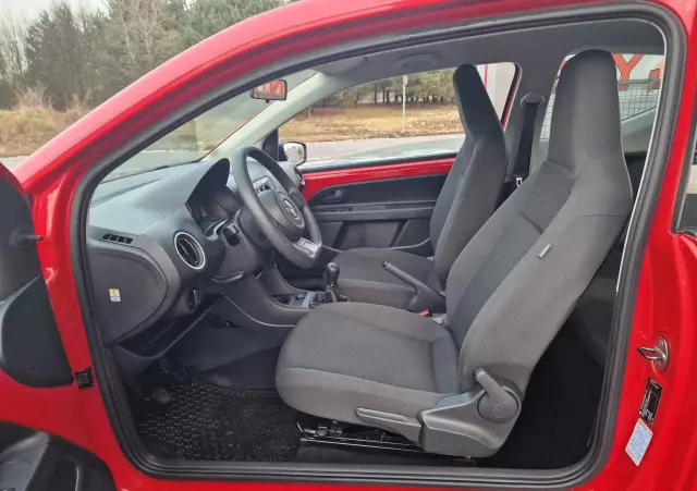 VOLKSWAGEN Up! 1.0 beats