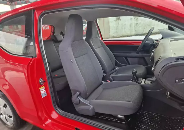 VOLKSWAGEN Up! 1.0 beats