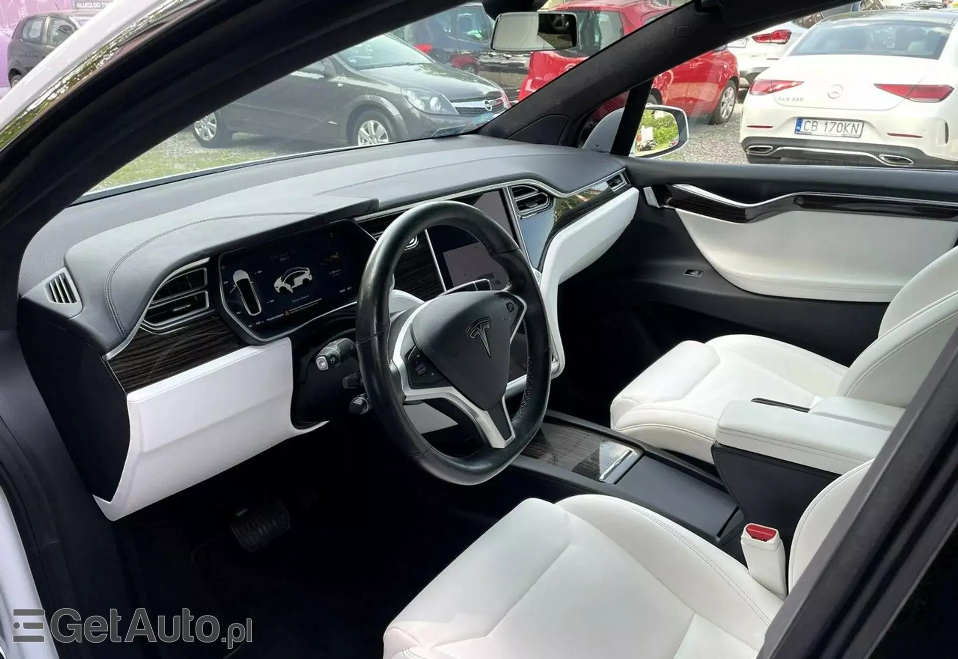 TESLA Model X 