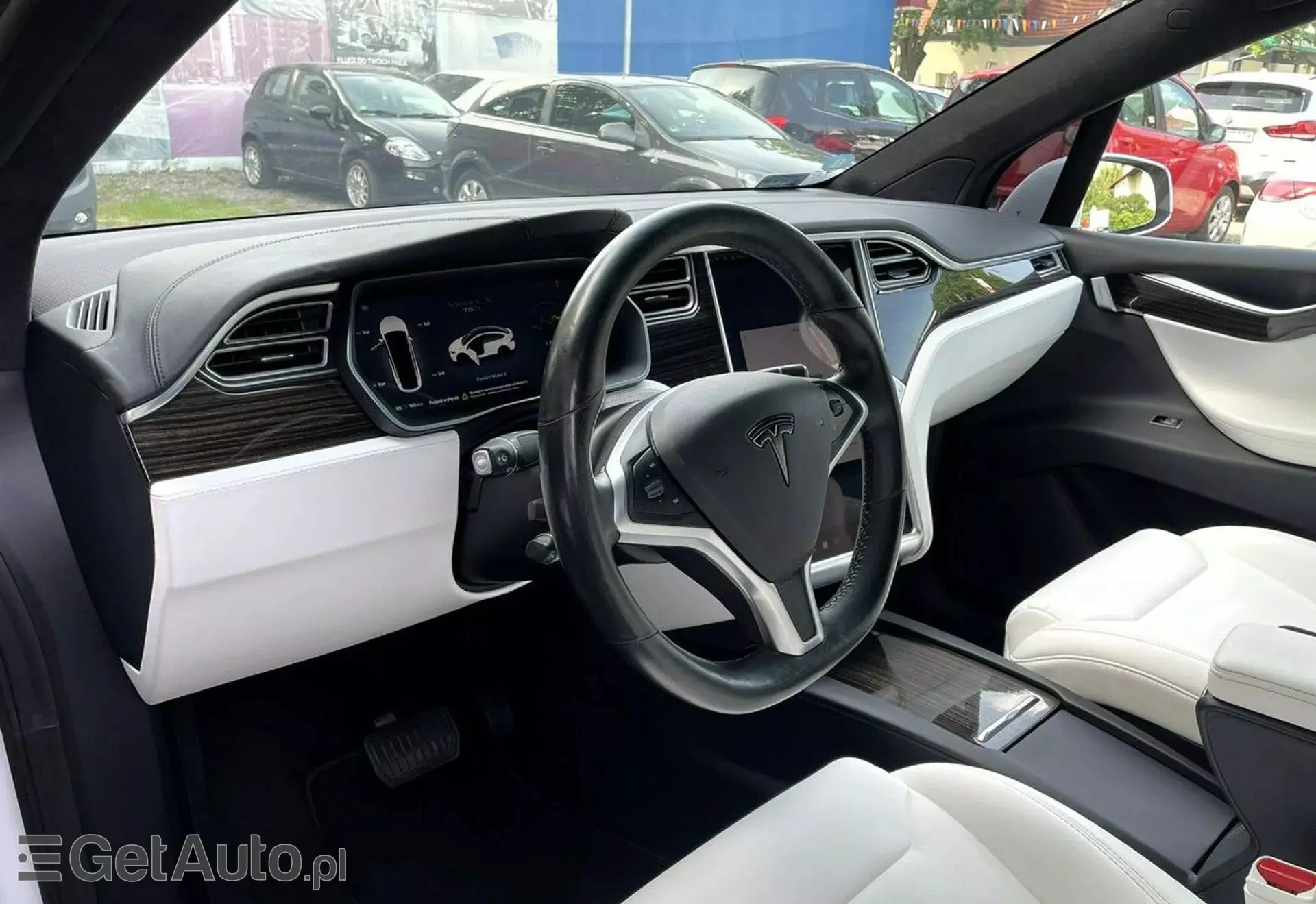 TESLA Model X 