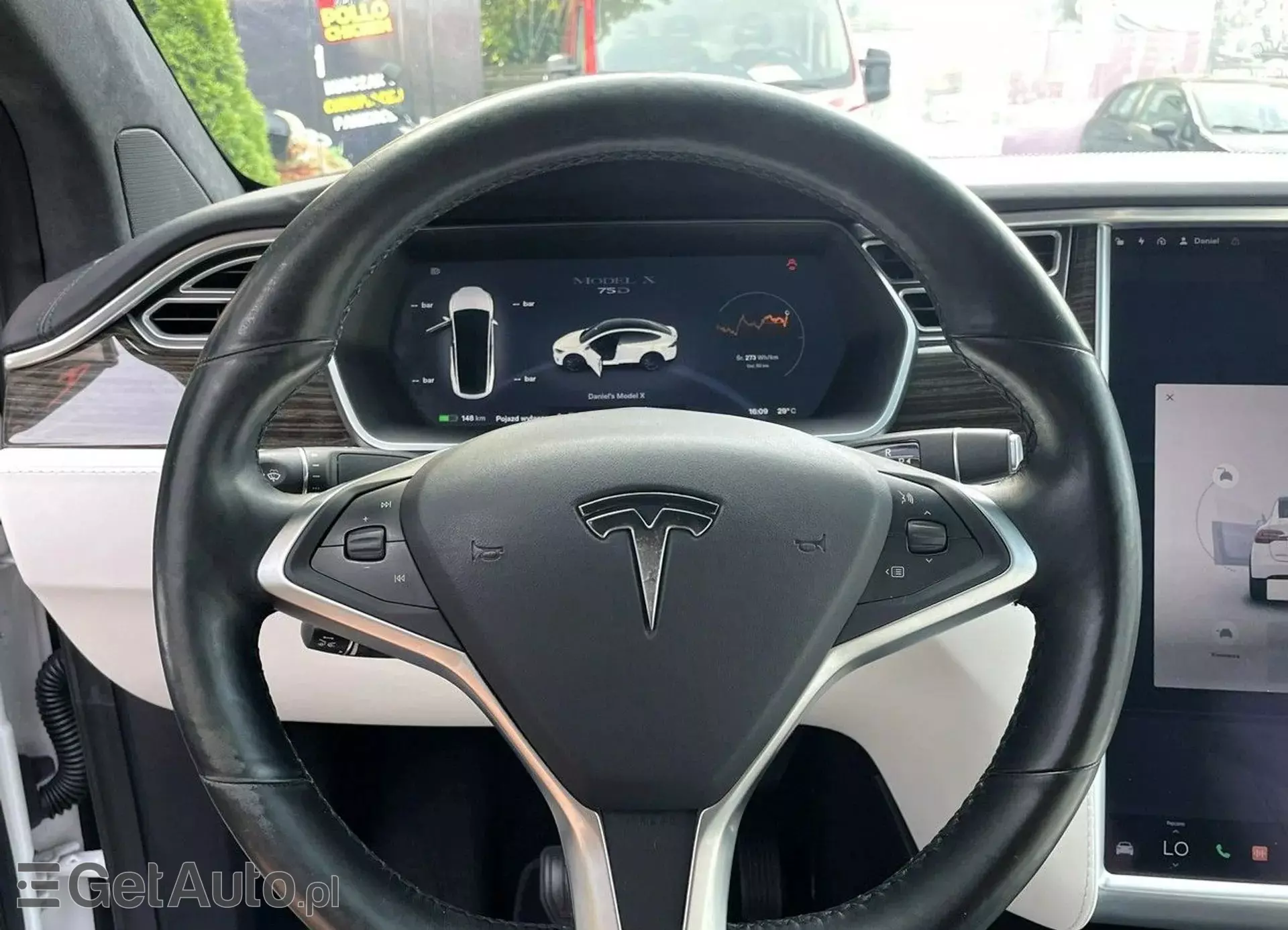 TESLA Model X 