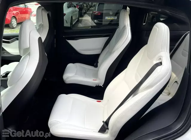 TESLA Model X 