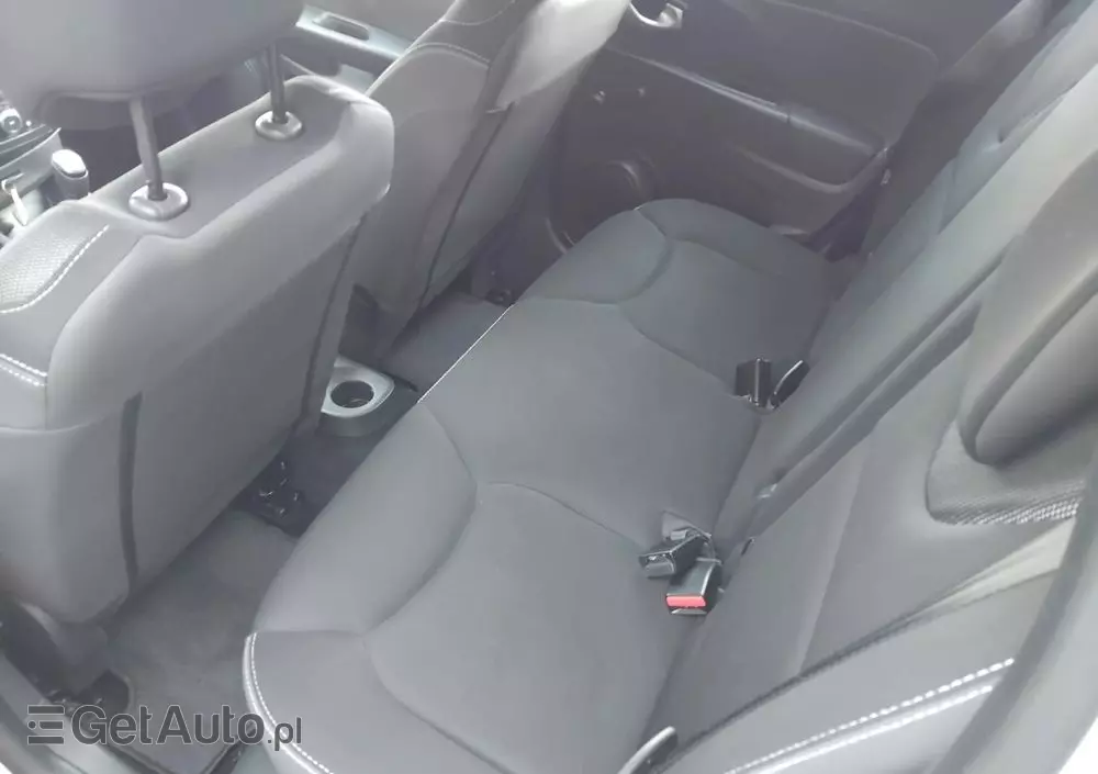 RENAULT Clio 1.2 16V 75 LIMITED