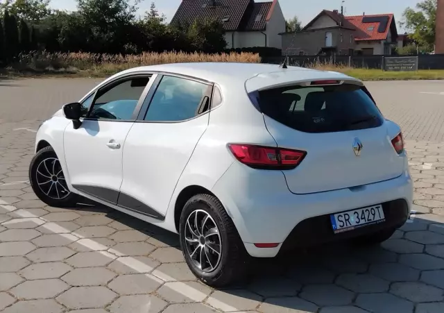 RENAULT Clio 1.2 16V 75 LIMITED