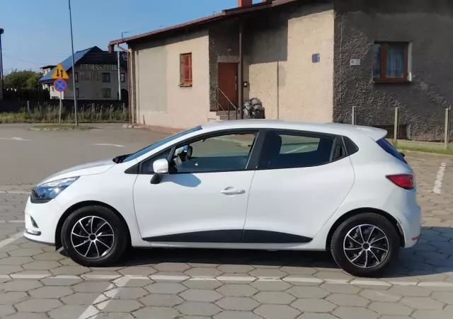 RENAULT Clio 1.2 16V 75 LIMITED