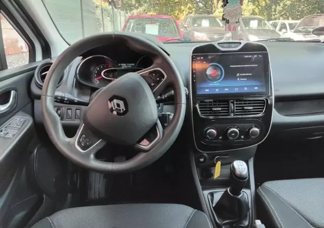 RENAULT Clio 1.2 16V 75 LIMITED