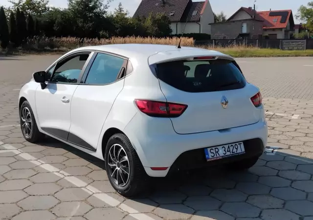 RENAULT Clio 1.2 16V 75 LIMITED
