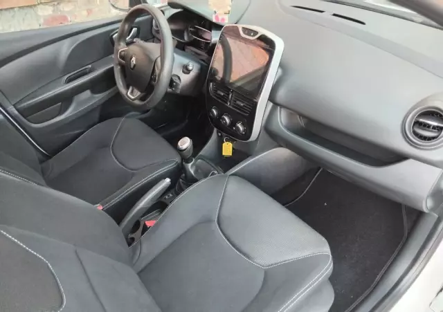 RENAULT Clio 1.2 16V 75 LIMITED