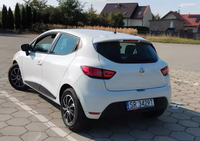 RENAULT Clio 1.2 16V 75 LIMITED