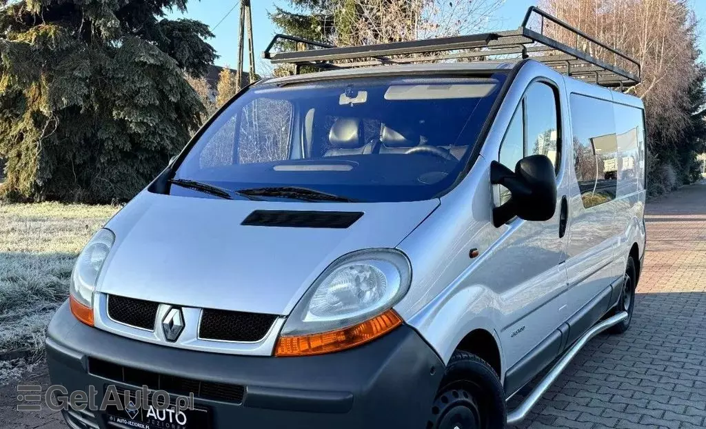 RENAULT Trafic 