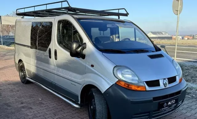 RENAULT Trafic 