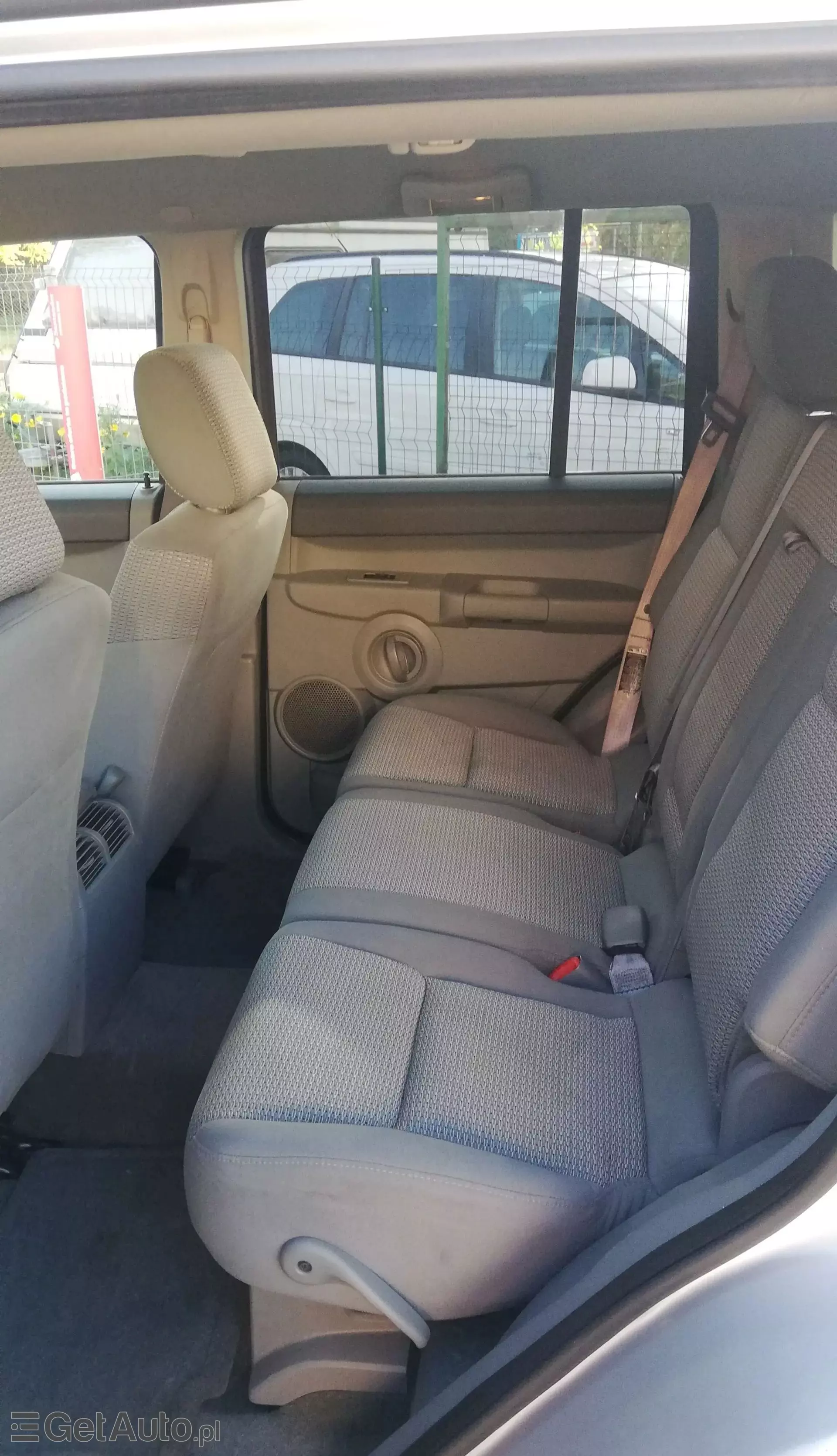 JEEP Commander 3.7 i V6 4WD (213 KM)