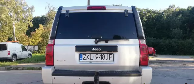 JEEP Commander 3.7 i V6 4WD (213 KM)