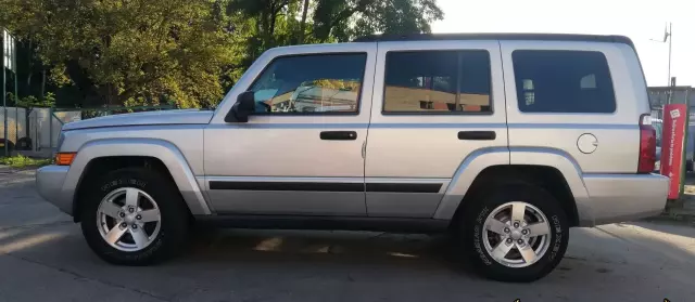 JEEP Commander 3.7 i V6 4WD (213 KM)