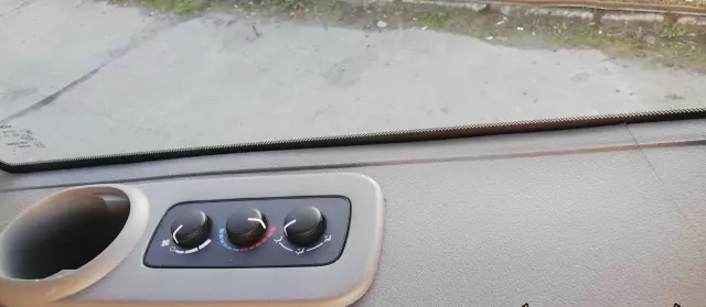 JEEP Commander 3.7 i V6 4WD (213 KM)