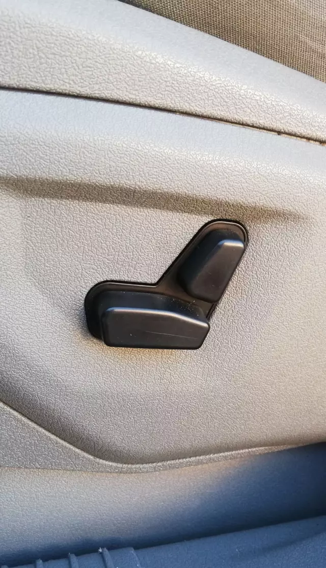 JEEP Commander 3.7 i V6 4WD (213 KM)