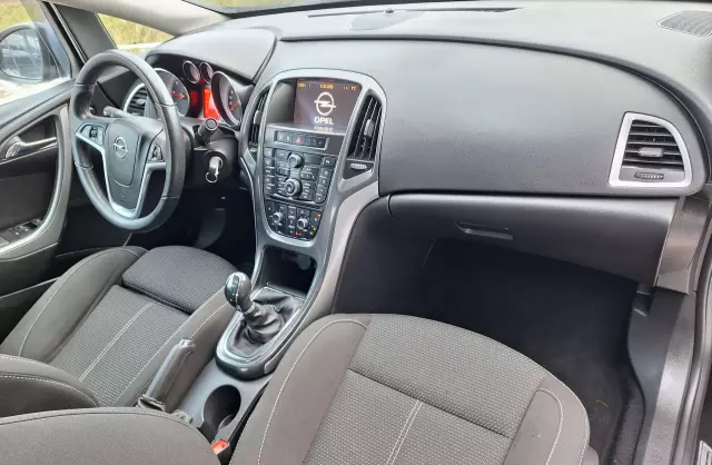 OPEL Astra 1.7 CDTI (110 KM)