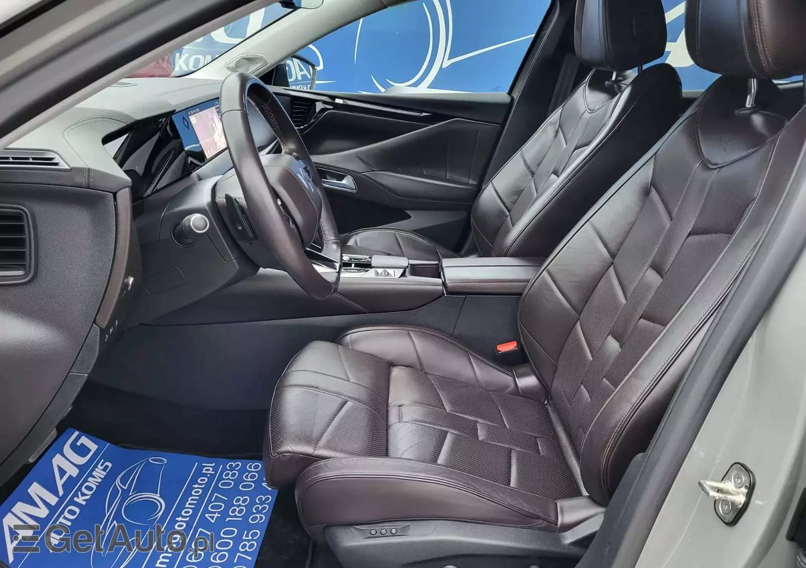 CITROËN DS4 E-TENSE 225 BASTILLE