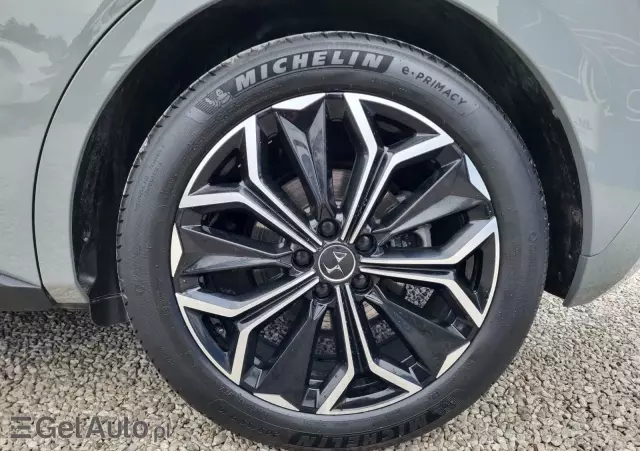 CITROËN DS4 E-TENSE 225 BASTILLE