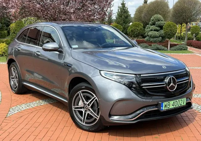 MERCEDES-BENZ EQC 