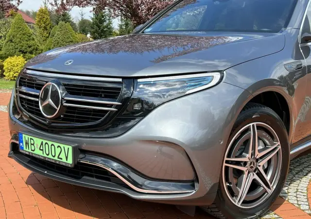 MERCEDES-BENZ EQC 