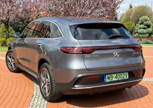MERCEDES-BENZ EQC 