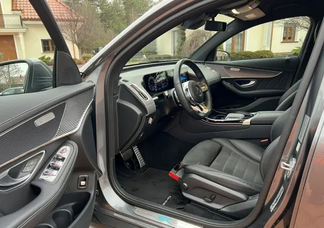 MERCEDES-BENZ EQC 
