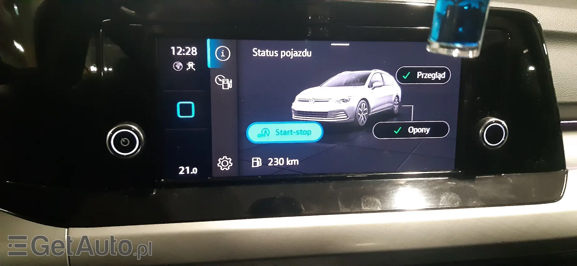 VOLKSWAGEN Golf Life