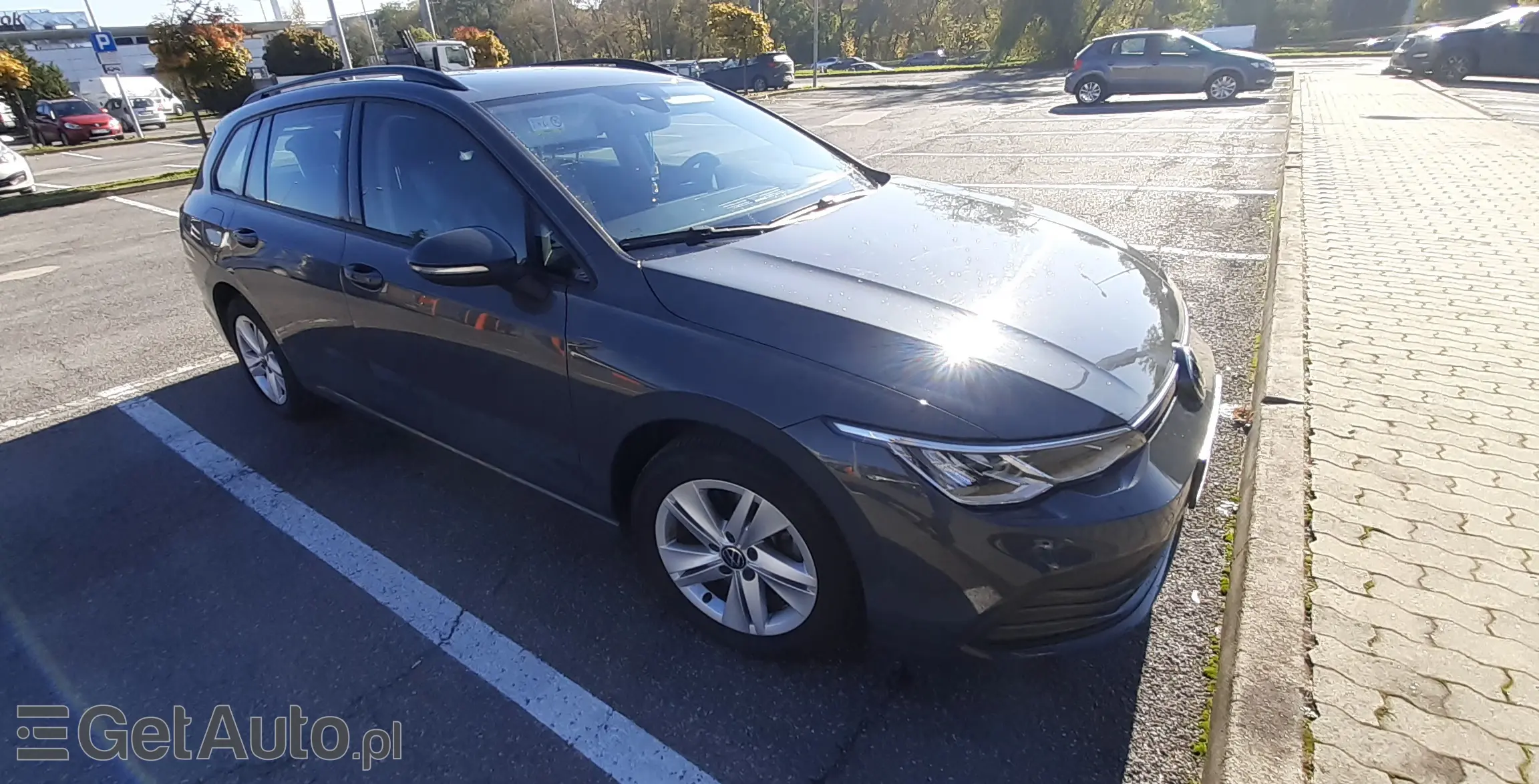 VOLKSWAGEN Golf Life