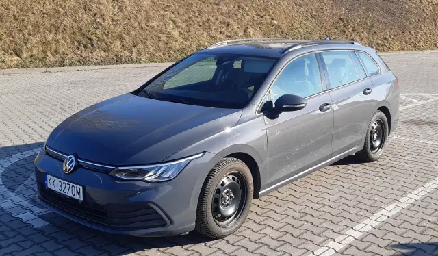 VOLKSWAGEN Golf Life