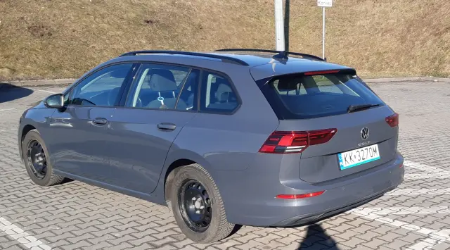 VOLKSWAGEN Golf Life