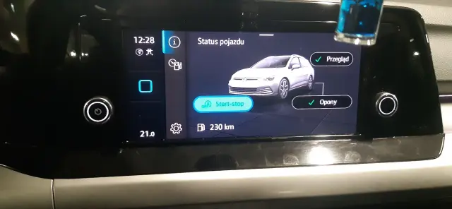 VOLKSWAGEN Golf Life
