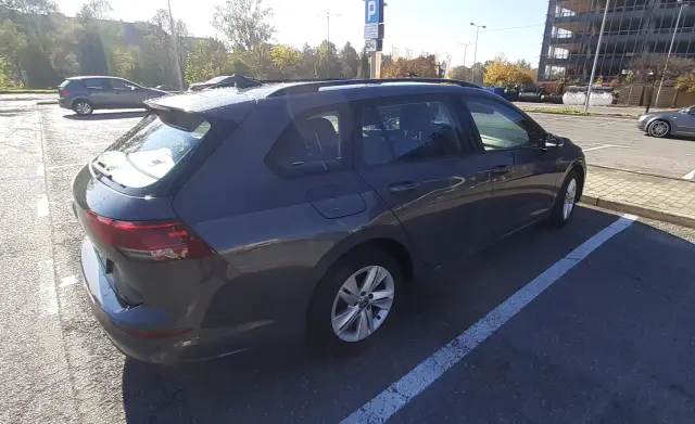 VOLKSWAGEN Golf Life