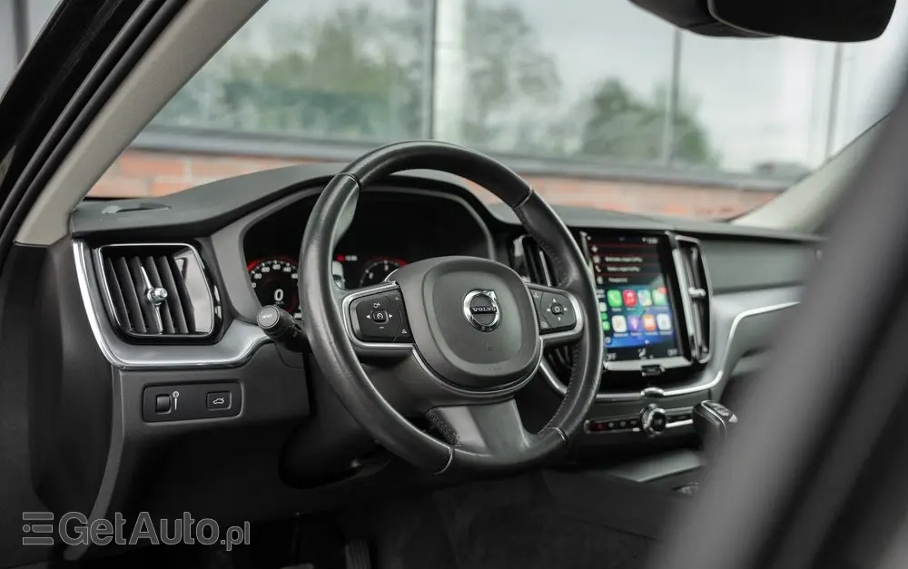 VOLVO XC 60 D3 Drive-E Momentum