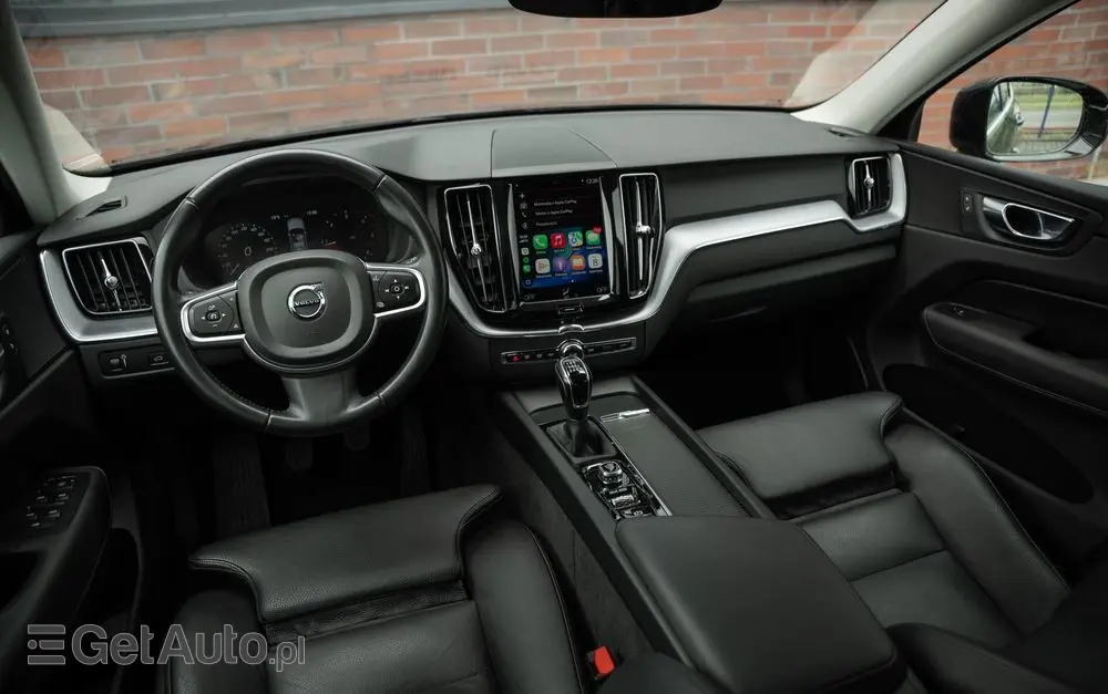 VOLVO XC 60 D3 Drive-E Momentum