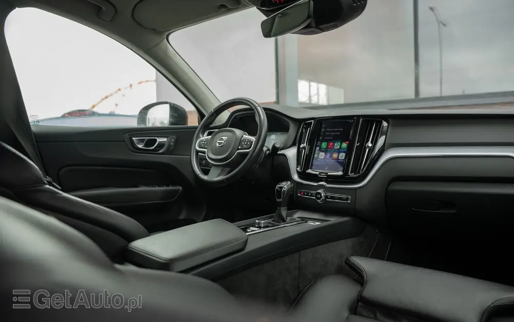 VOLVO XC 60 D3 Drive-E Momentum