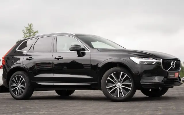 VOLVO XC 60 D3 Drive-E Momentum
