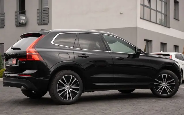 VOLVO XC 60 D3 Drive-E Momentum