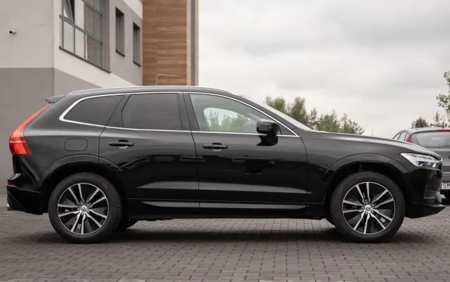 VOLVO XC 60 D3 Drive-E Momentum