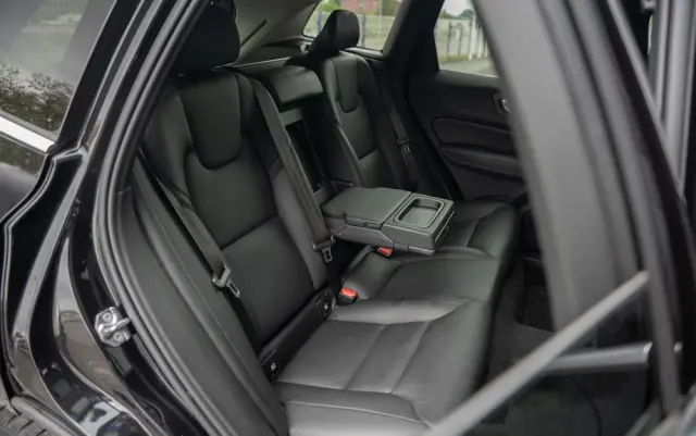 VOLVO XC 60 D3 Drive-E Momentum