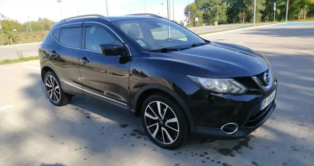 NISSAN Qashqai 1.6 dCi Xtronic TEKNA+