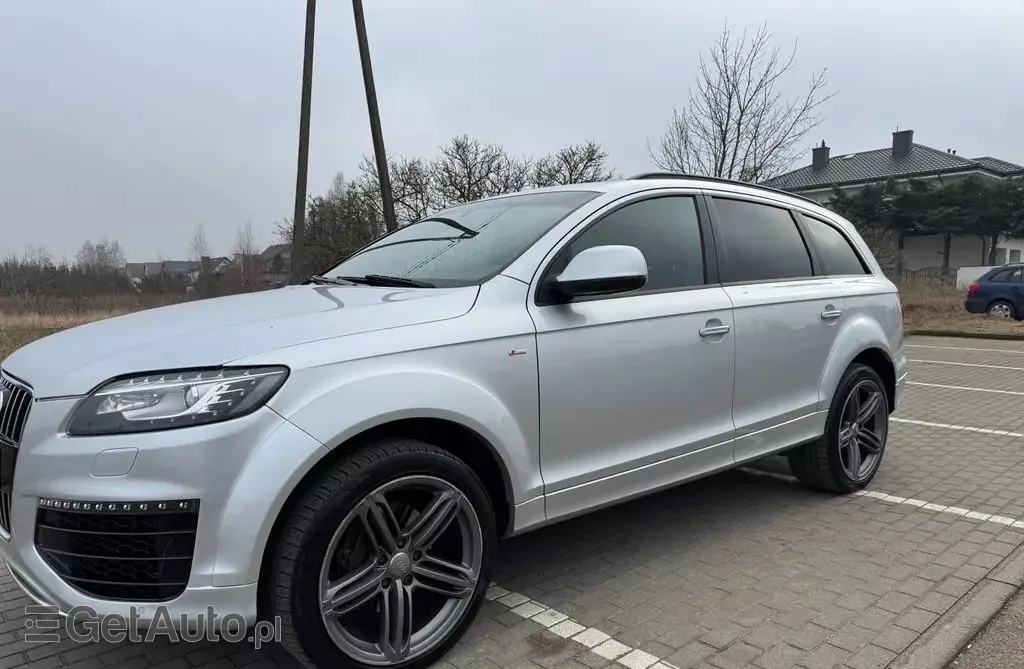 AUDI Q7 