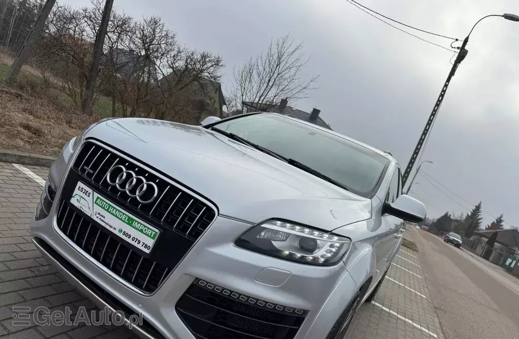AUDI Q7 