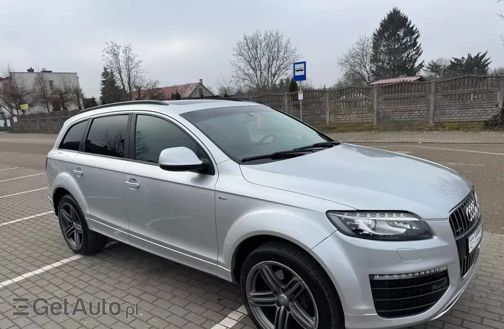 AUDI Q7 