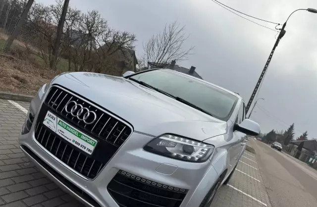 AUDI Q7 