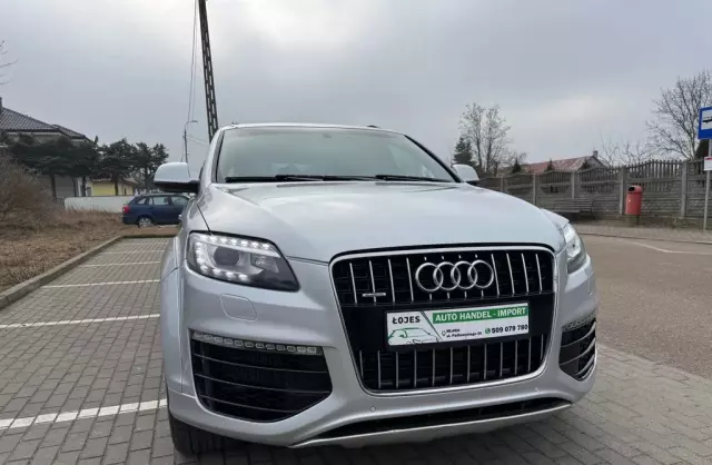 AUDI Q7 