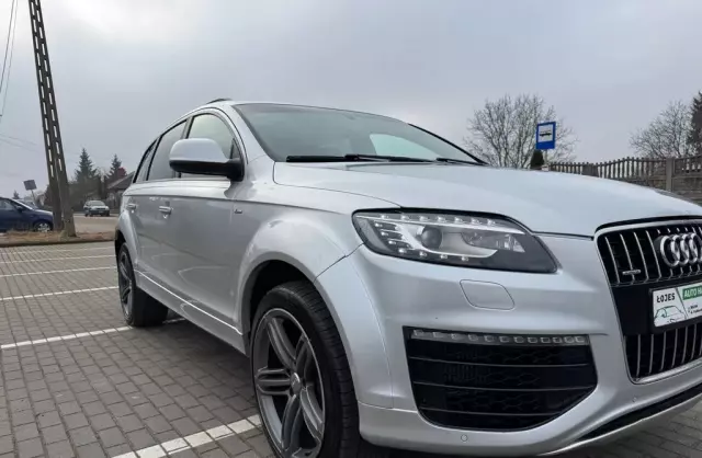 AUDI Q7 