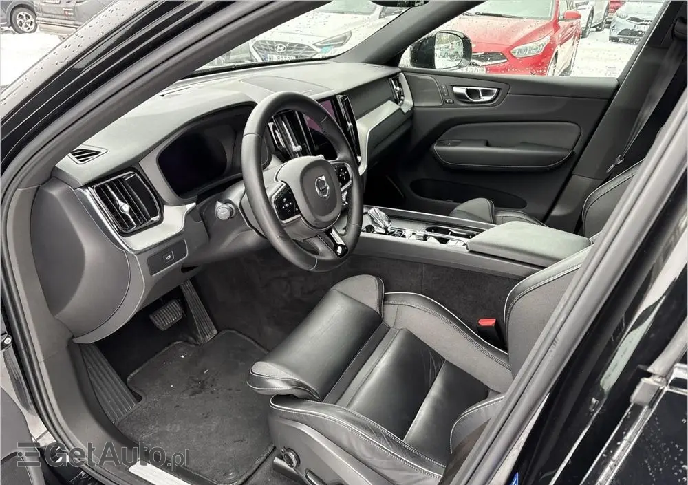 VOLVO XC 60 B4 B Plus Dark