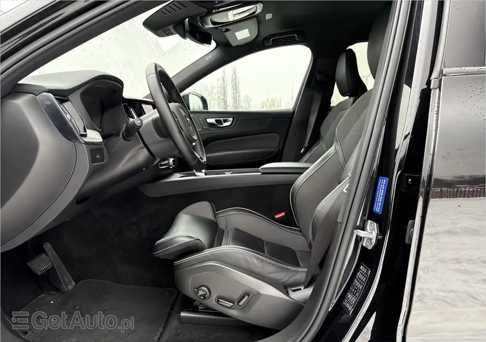 VOLVO XC 60 B4 B Plus Dark