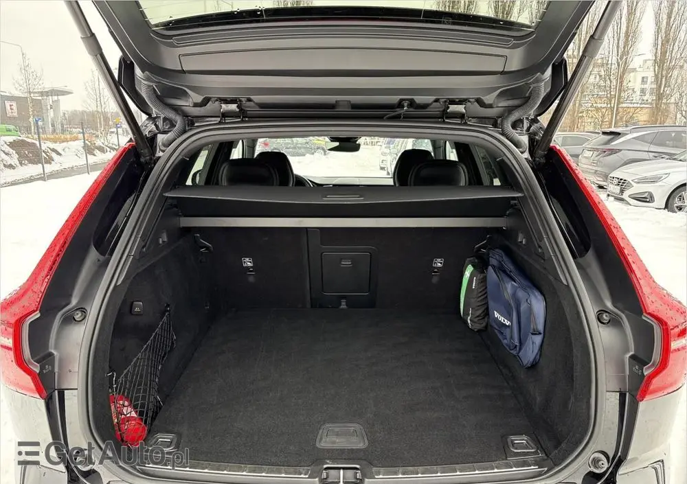 VOLVO XC 60 B4 B Plus Dark